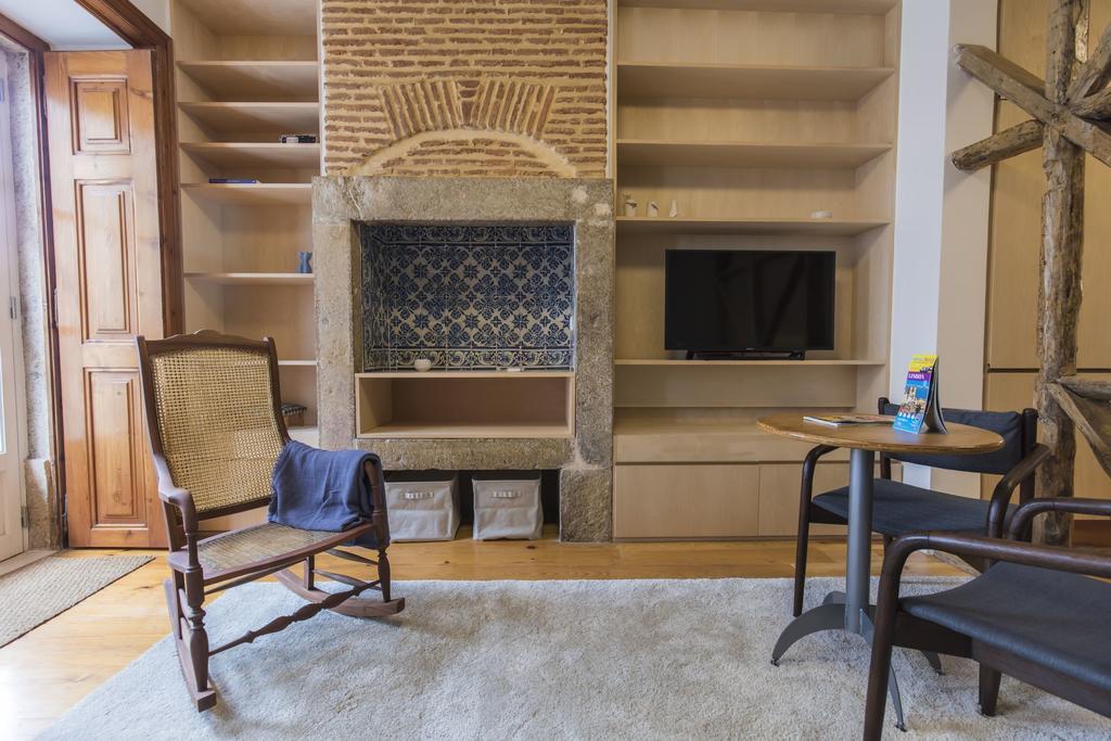 Rustic Flat At Lisbon's Heart *